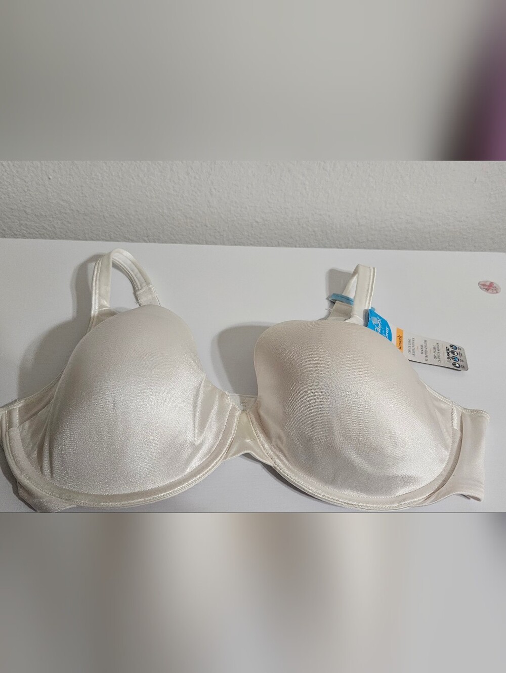 Playtex Smooth Satin-Look Underwire Bra in Ivory Cream